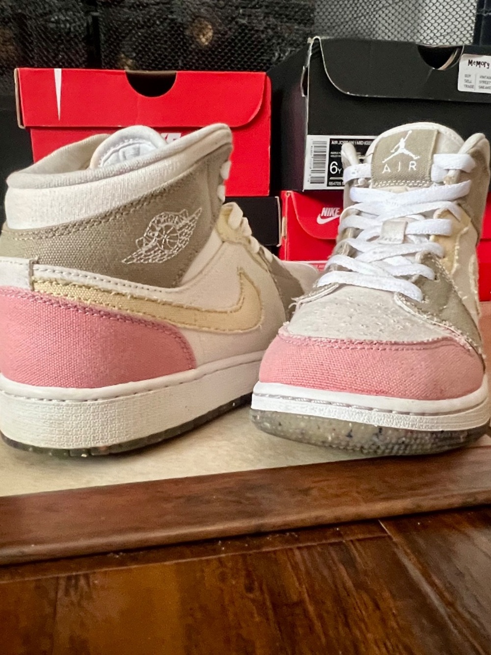 Jordan 1 Special Edition - Picture 4 of 7